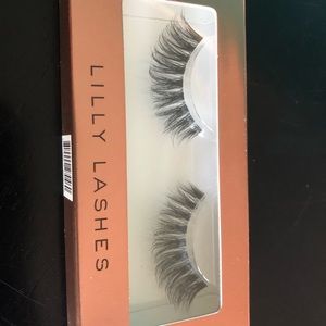 Lilly Lashes